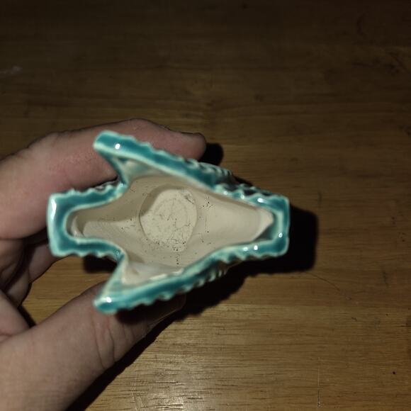 VTG Majolica Emerald Green Frond Leaf Vase 2.5”W 4 1/8”T Fern - Picture 6 of 6